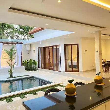 Villa Akmali Umalas 2Br With Private Pool & Jacuzzi